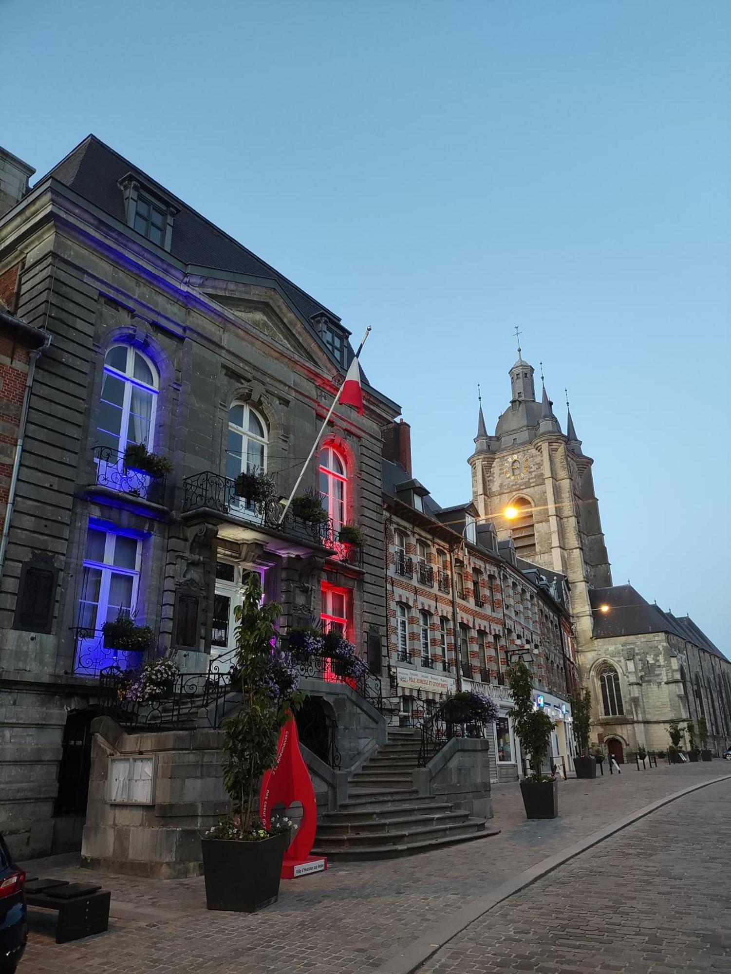 Le Relais Napoleon Acomodação com café da manhã Avesnes-sur-Helpe Exterior foto