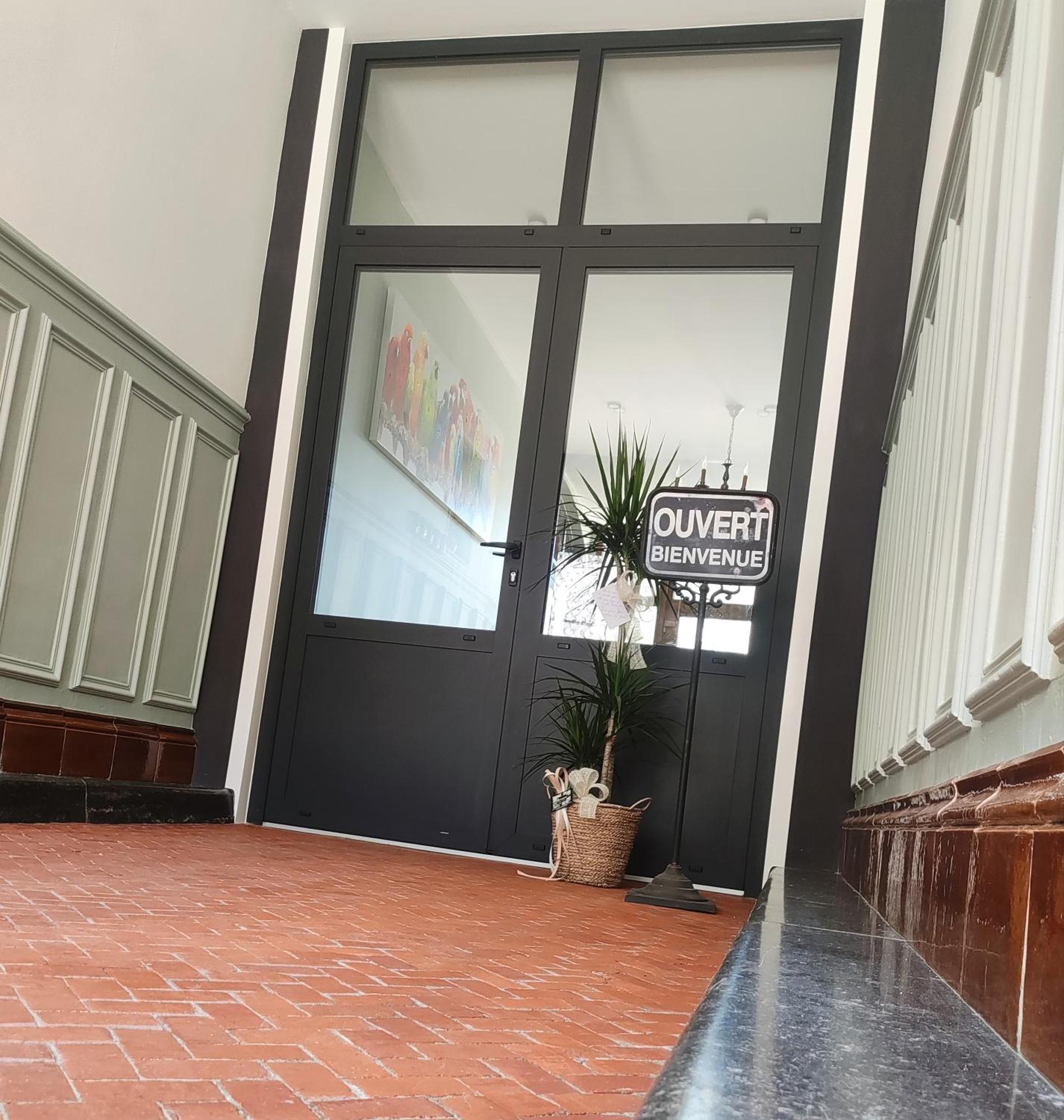 Le Relais Napoleon Acomodação com café da manhã Avesnes-sur-Helpe Exterior foto